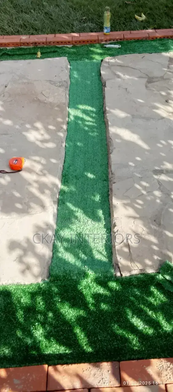 10mm Bold Choice, Modern Sleek Green Artificial Grass Carpets