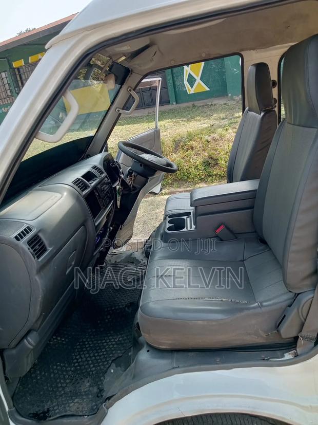 Mazda Bongo 2012 White - thumbnail 10