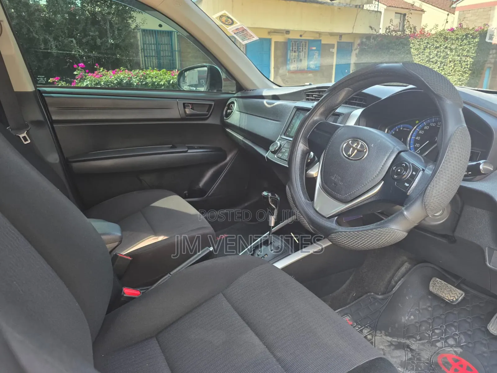 Toyota Corolla Fielder 2018 Silver