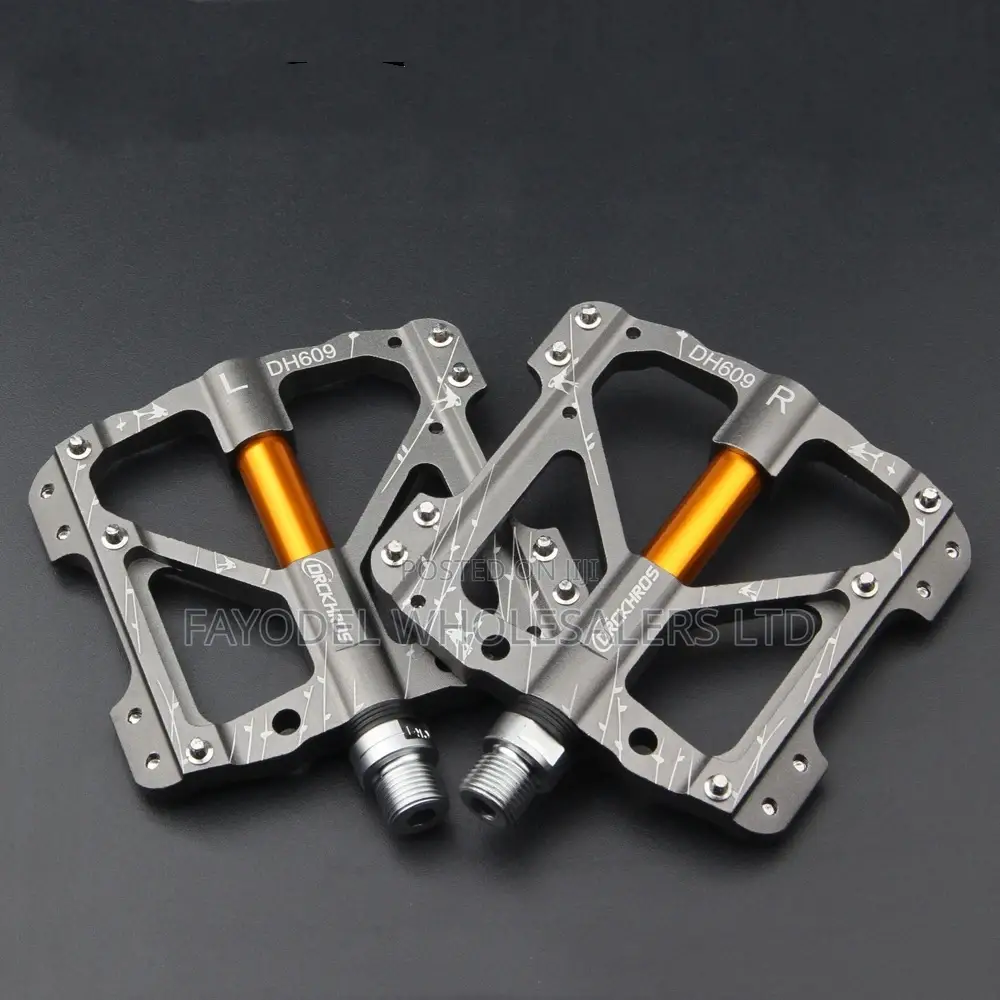 High-Grip MTB Bike Pedals – Lightweight Aluminum Platform