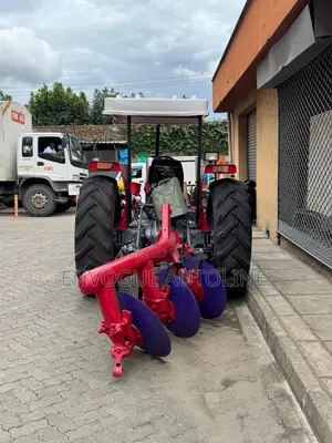 Massey Ferguson 375