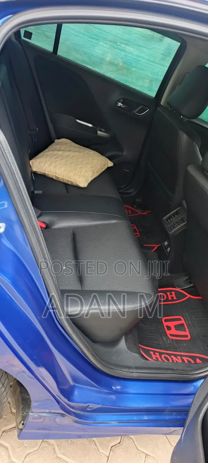 Honda Grace 2017 Blue