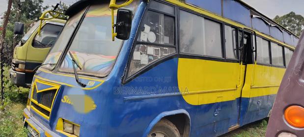 Nissan Caravan (Urvan) 2015 Blue - thumbnail 3