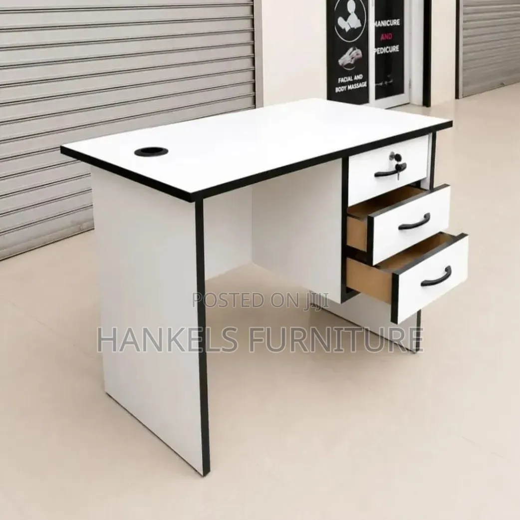 Office Study Desk – Compact Design for Home Workspaces