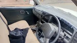 Nissan Pick-Up 1997 White