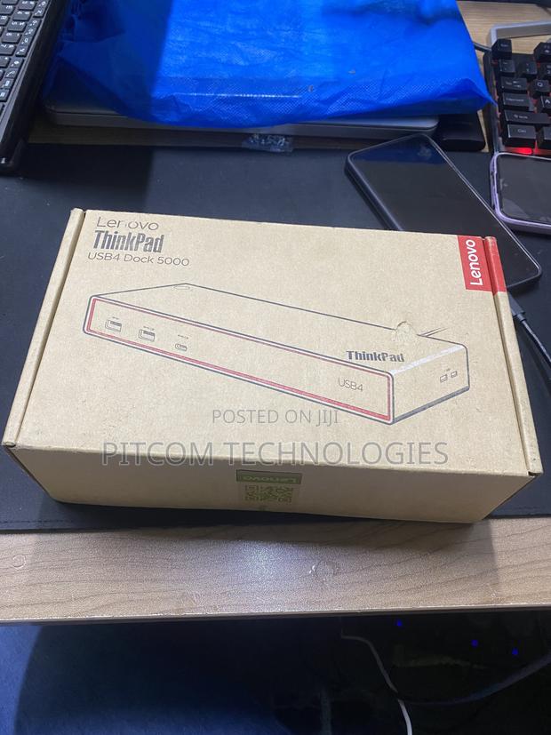 New Lenovo Thinkpad Usb4 Dock - thumbnail 2