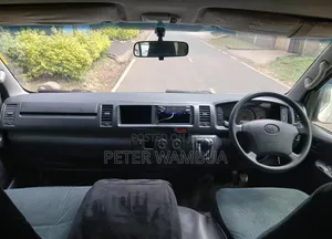 Toyota HiAce 2019 White