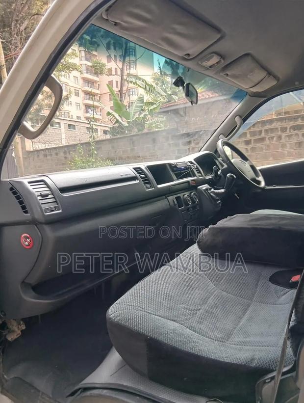 Toyota HiAce 2019 White - thumbnail 4