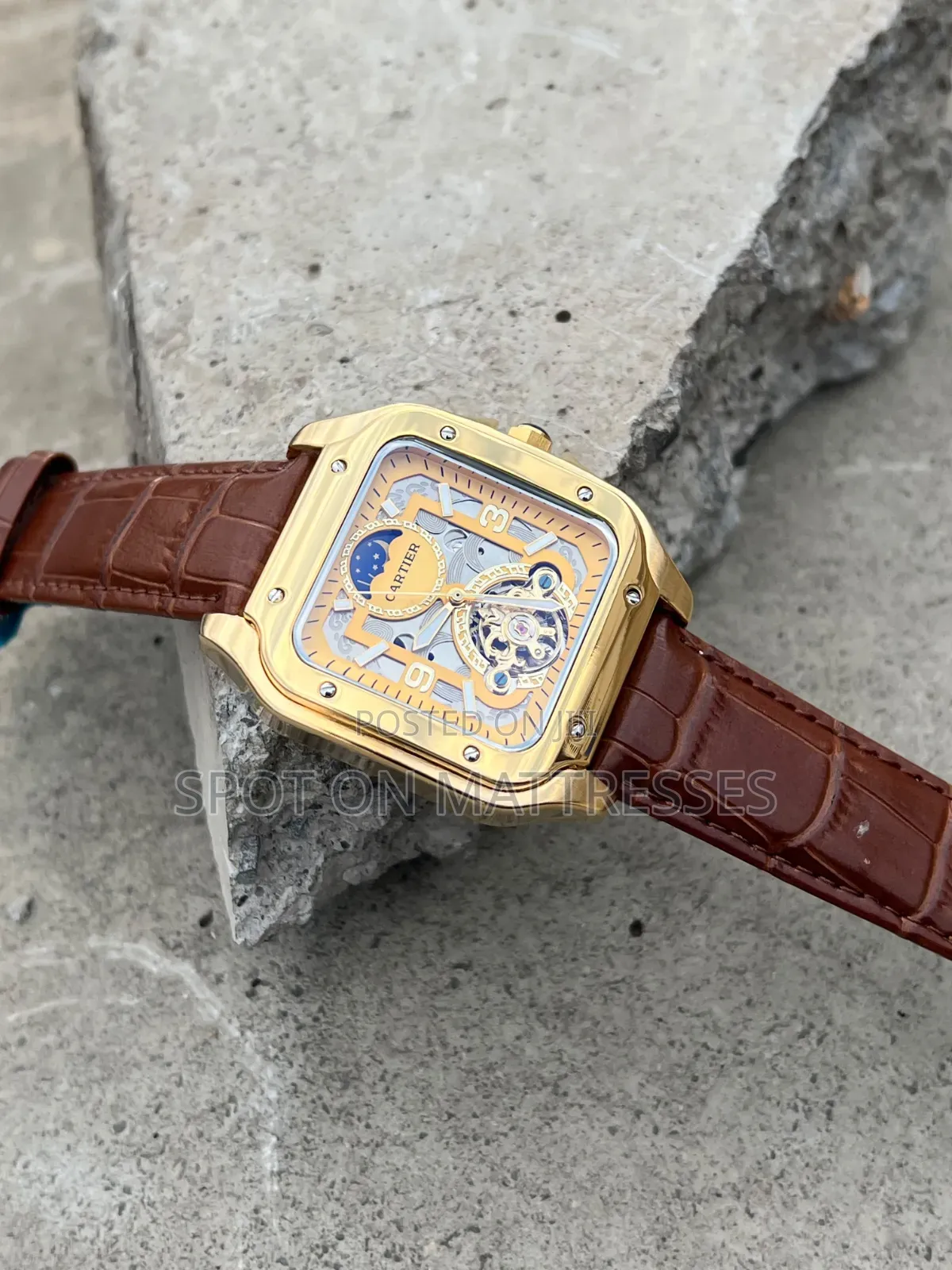 Cartier Mechanical Watch. Quality Leather Strap. Luminous Pointers.