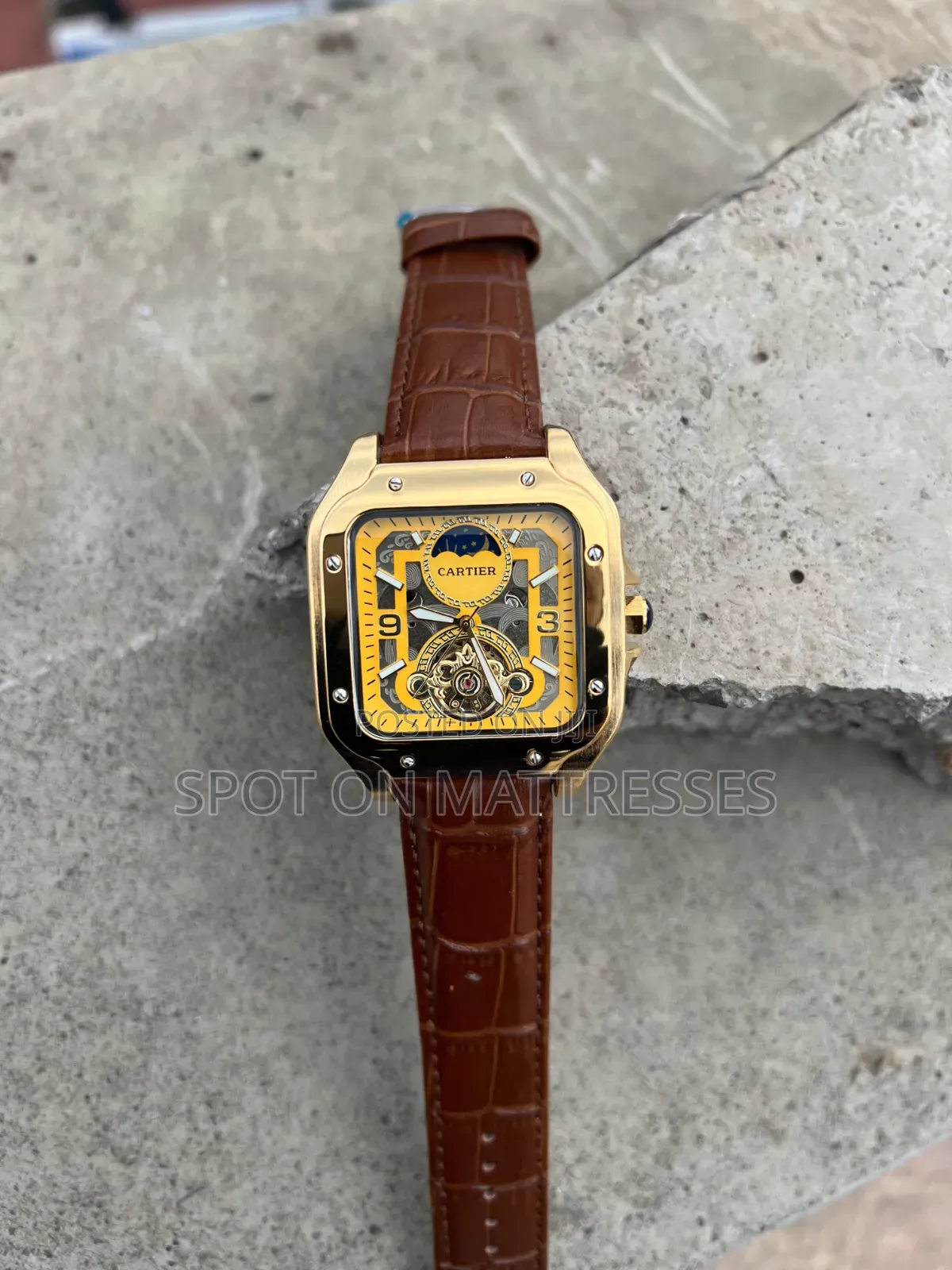 Cartier Mechanical Watch. Quality Leather Strap. Luminous Pointers.