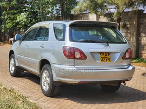 Toyota Harrier 2000 Silver