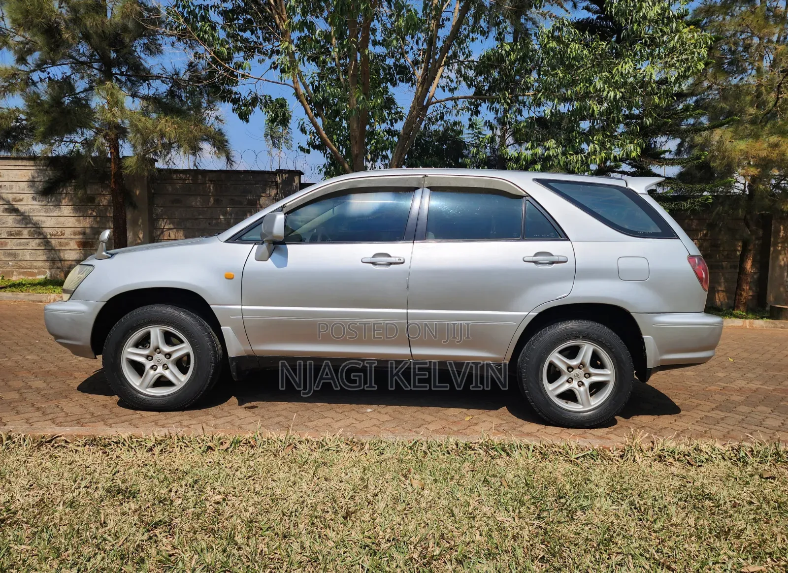 Toyota Harrier 2000 Silver
