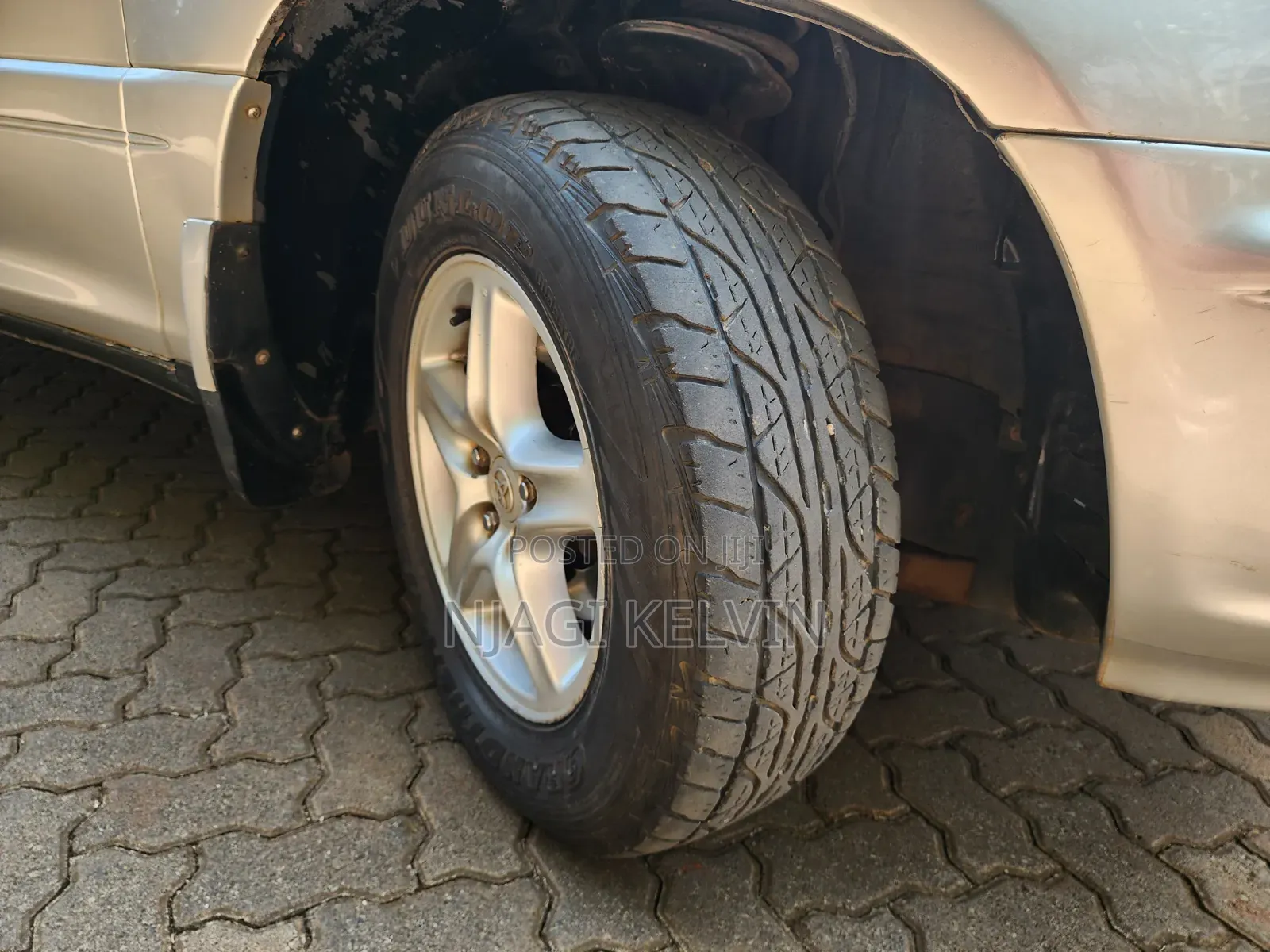 Toyota Harrier 2000 Silver