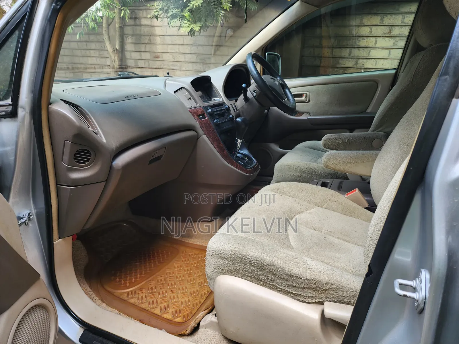 Toyota Harrier 2000 Silver