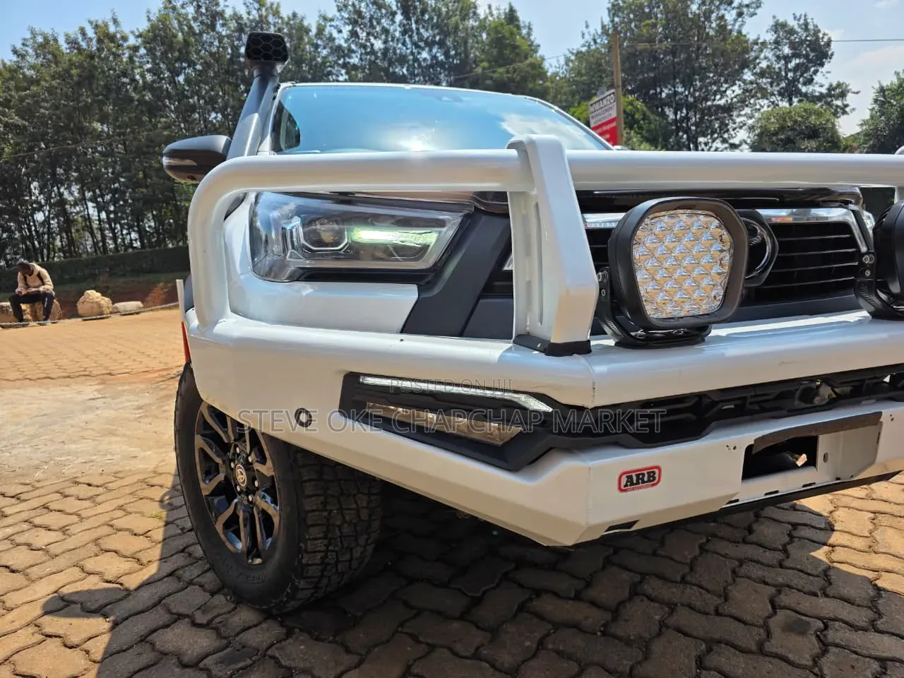 Toyota Hilux 2022 White