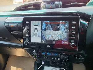 Toyota Hilux 2022 White