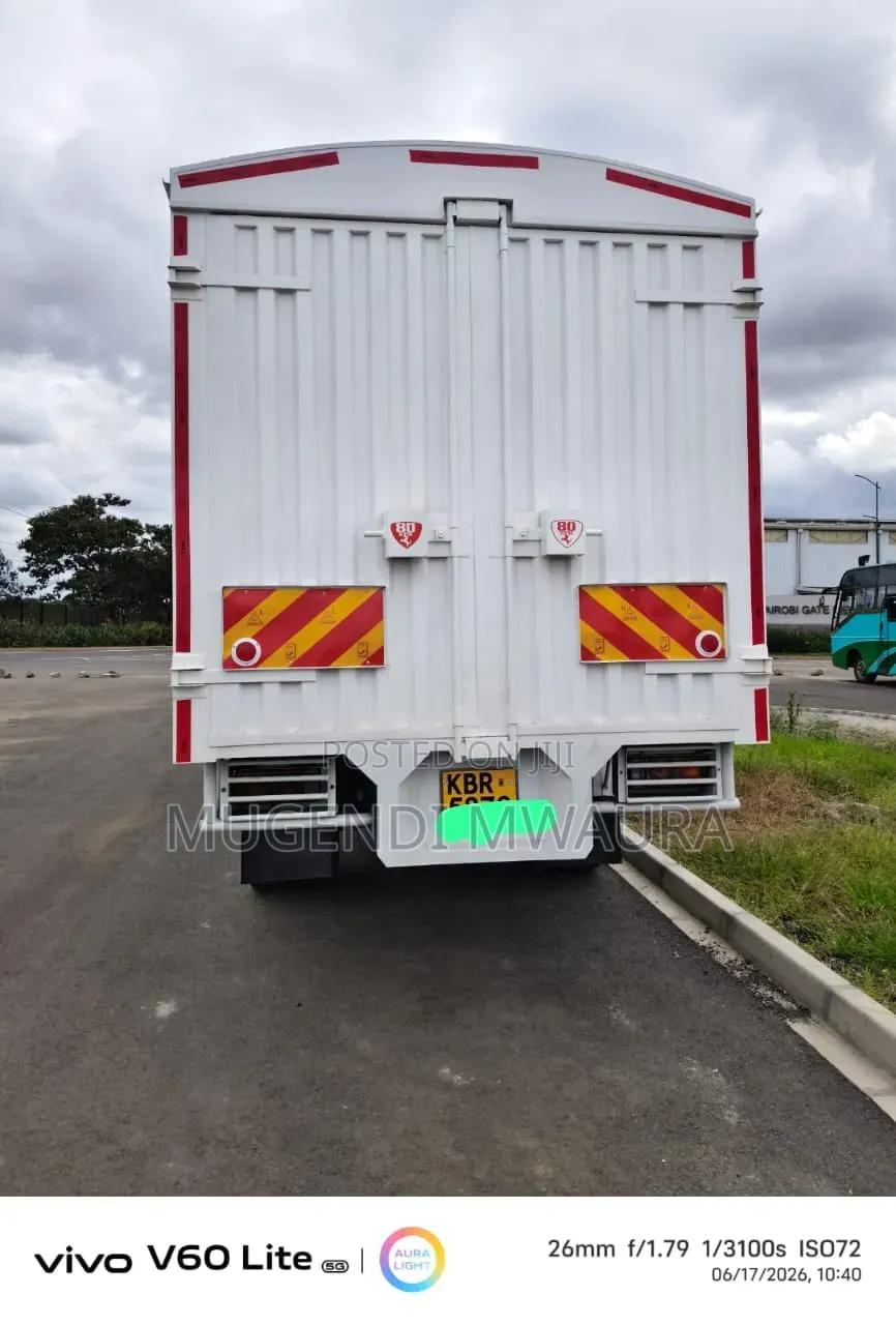 Mitsubishi Fh 215 2014