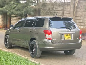Toyota Corolla Fielder 2013