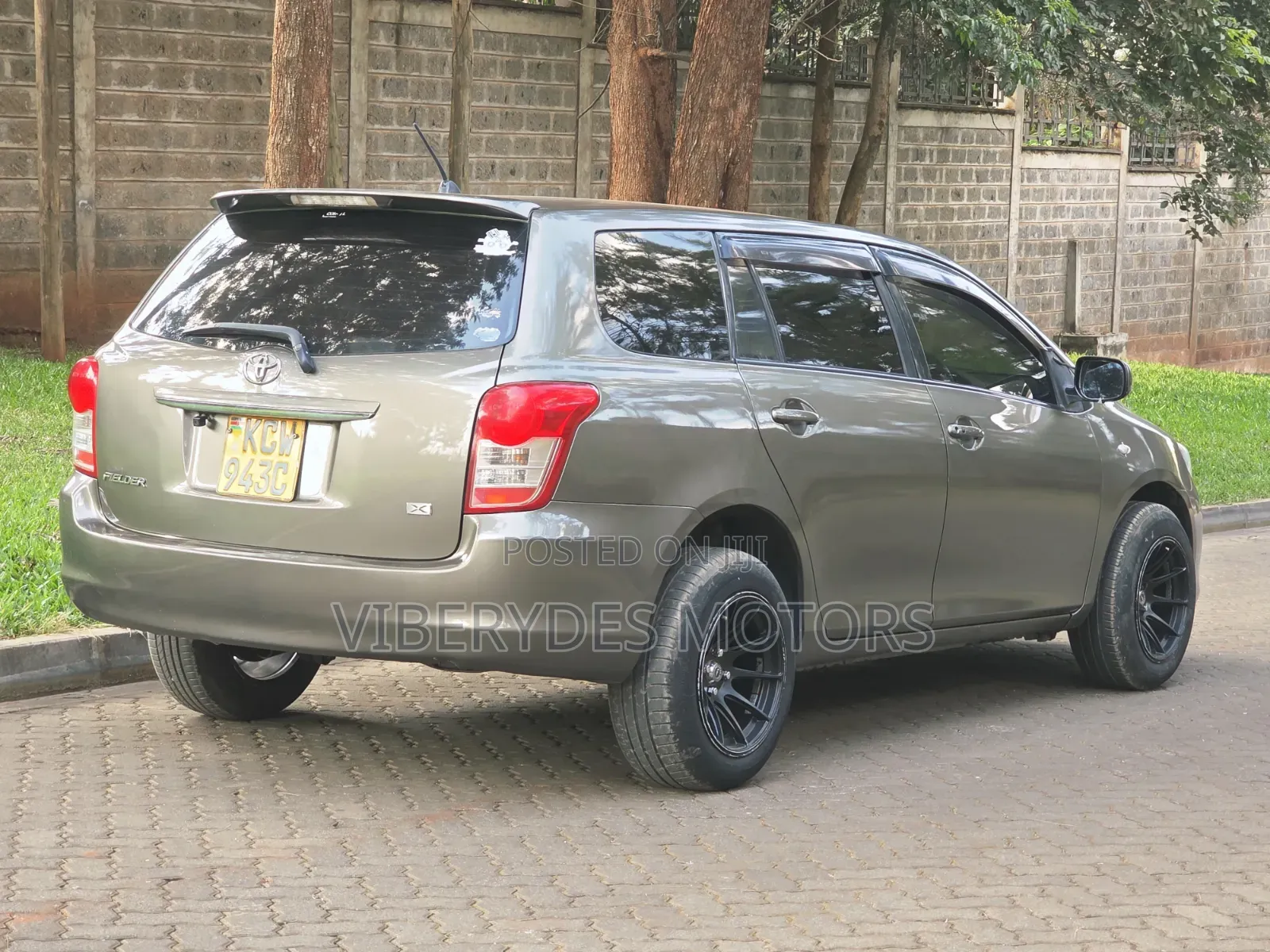 Toyota Corolla Fielder 2013