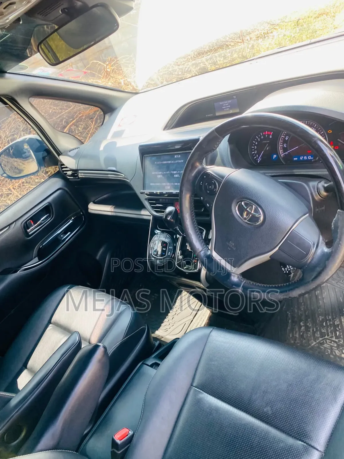 Toyota Esquire 2018 White