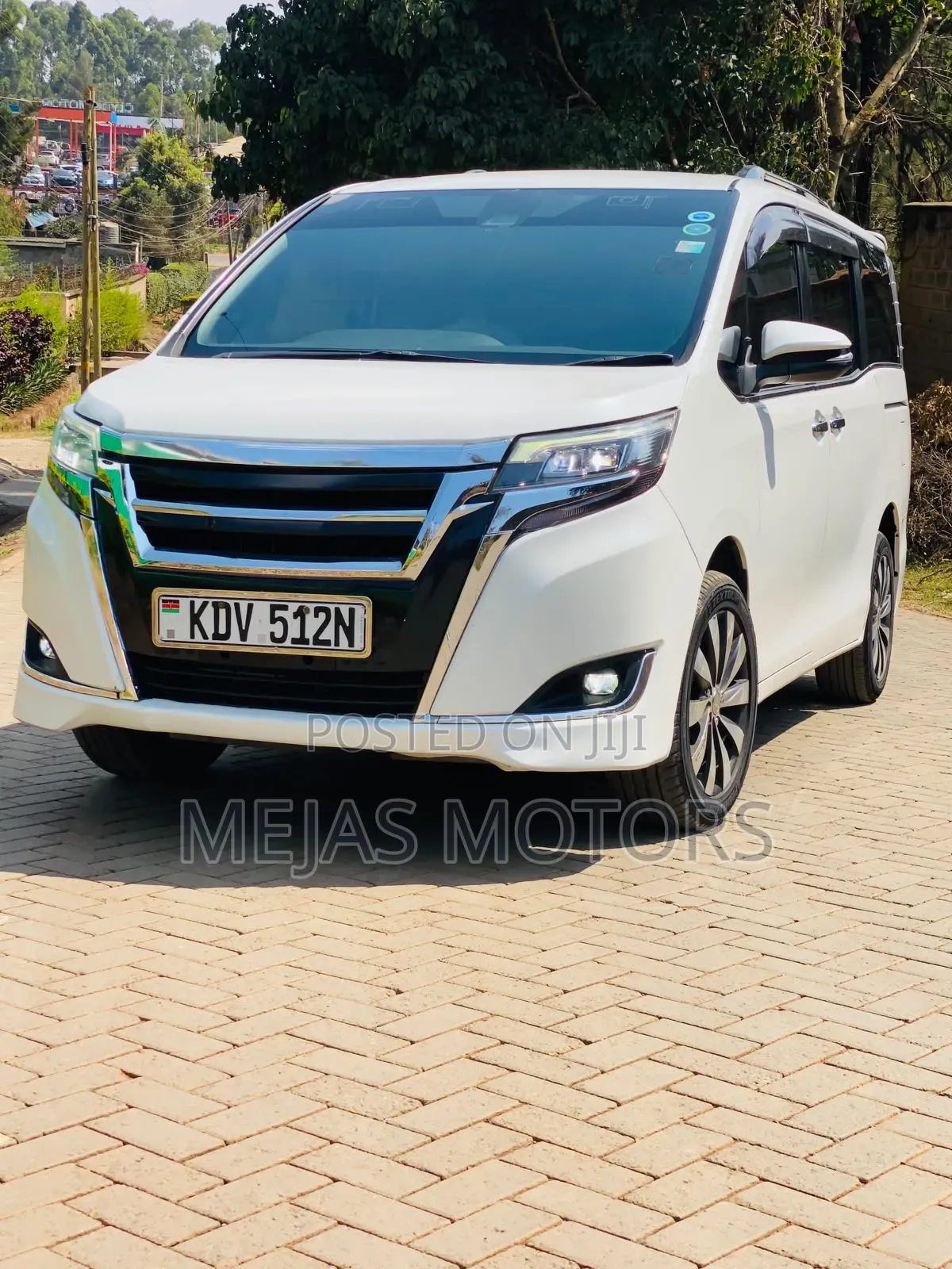 Toyota Esquire 2018 White