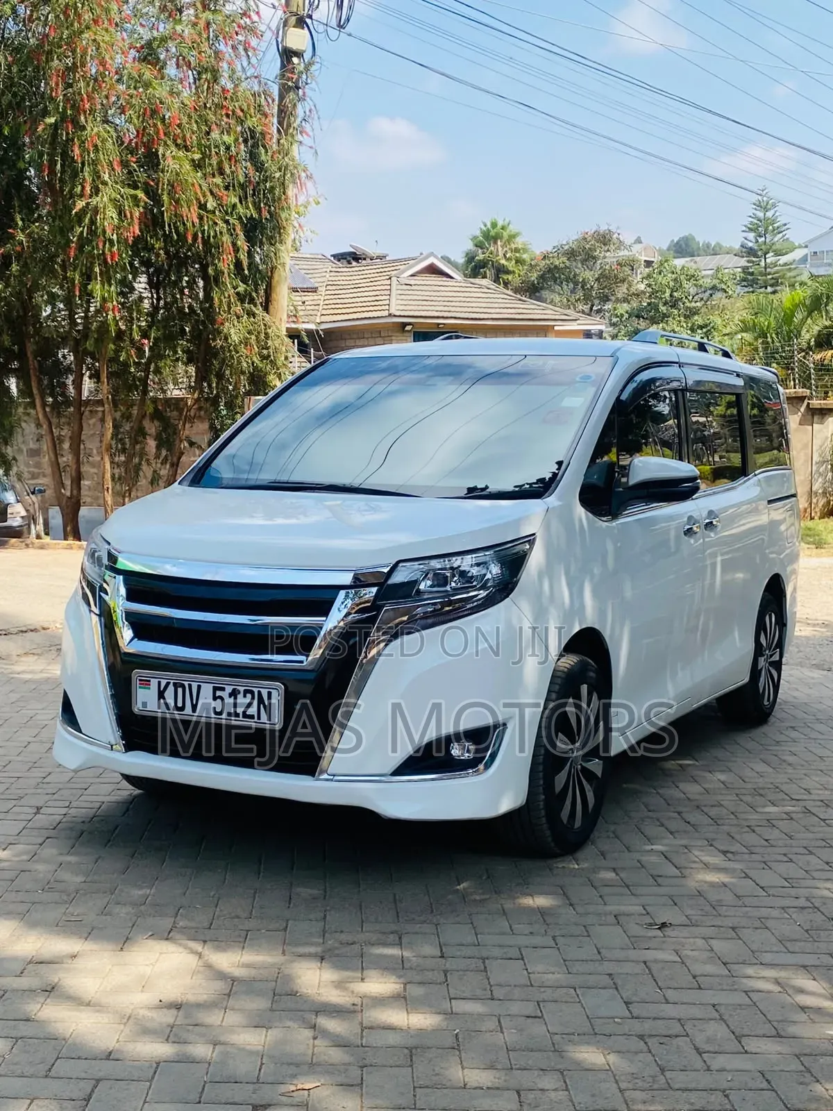Toyota Esquire 2018 White