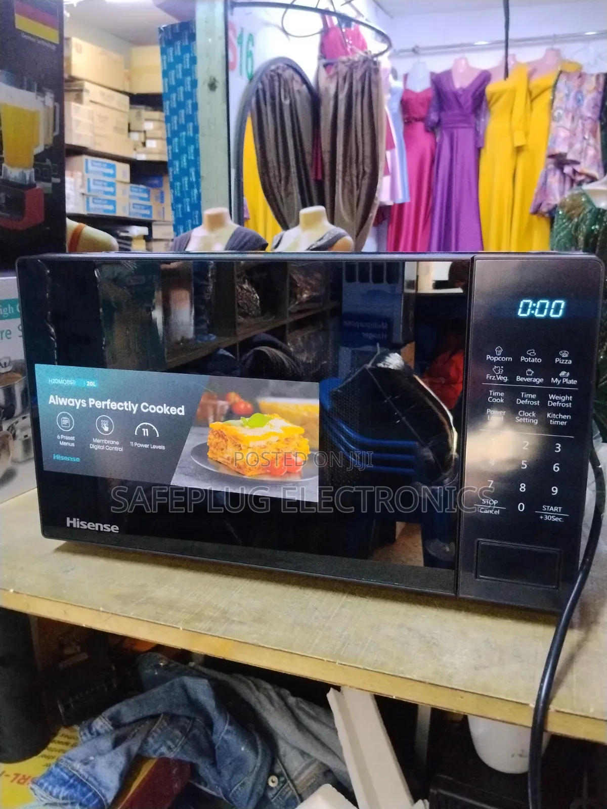 Upgrade Your Kitchen With the Stylish Hisense 20L Microwave