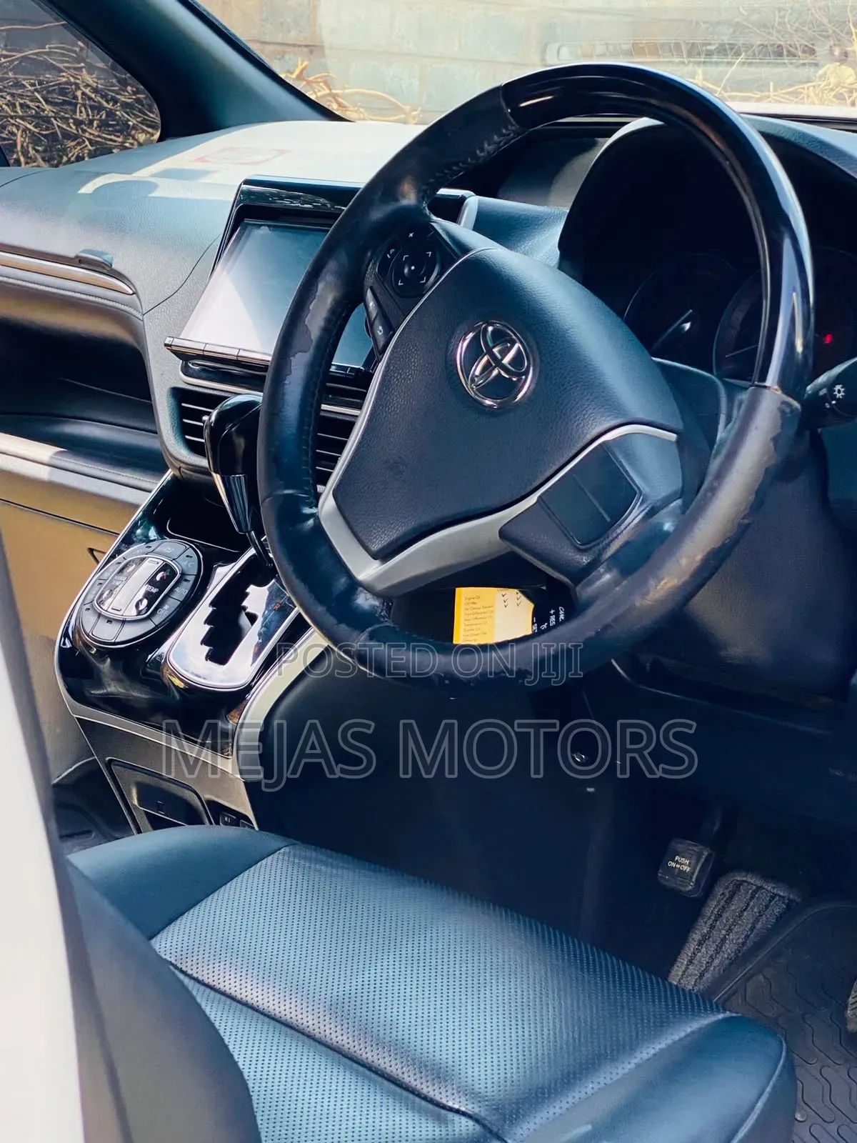 Toyota Esquire 2018 White