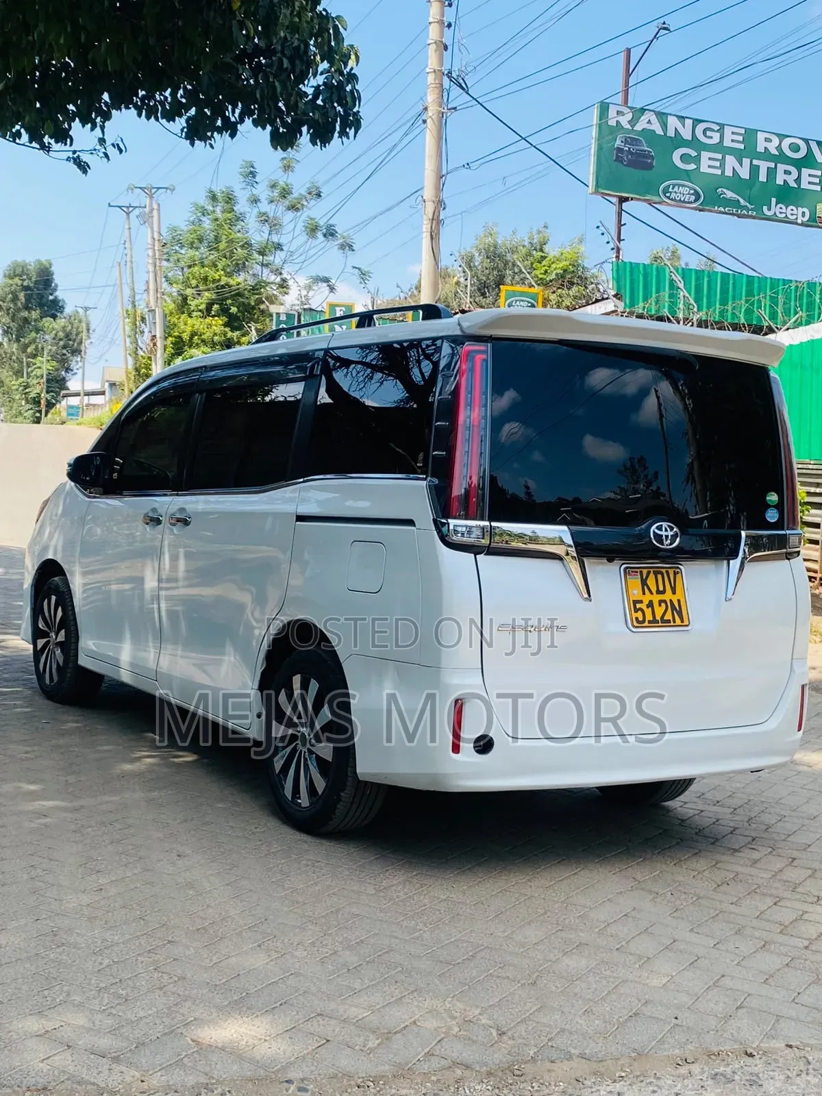 Toyota Esquire 2018 White