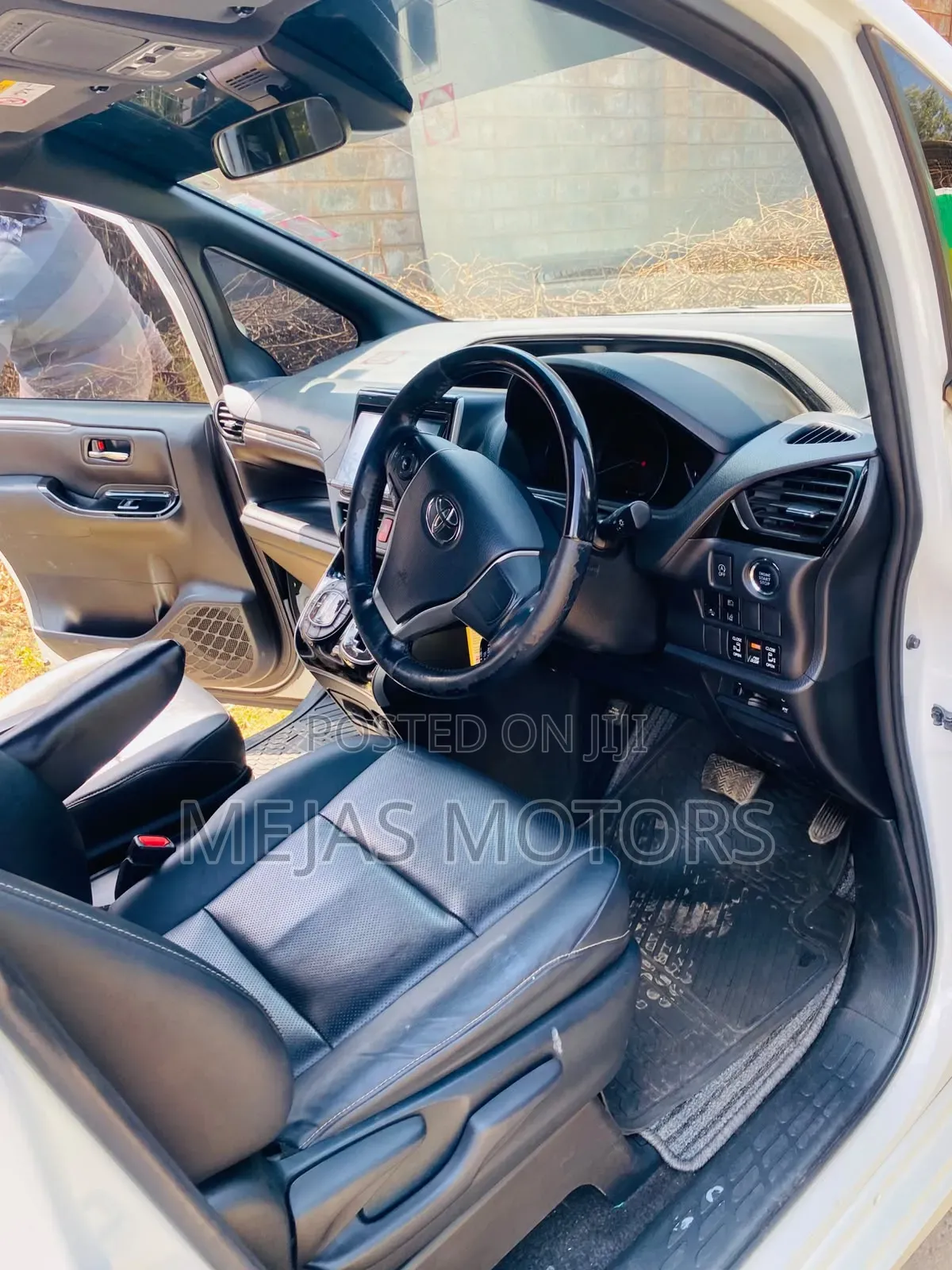 Toyota Esquire 2018 White