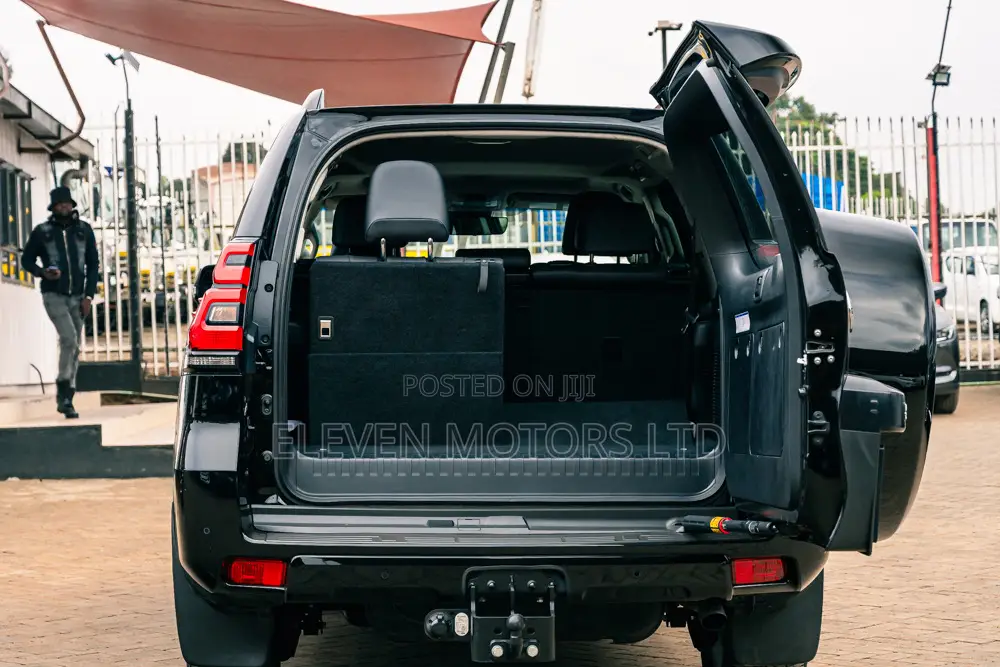 Toyota Land Cruiser Prado 2023 Black