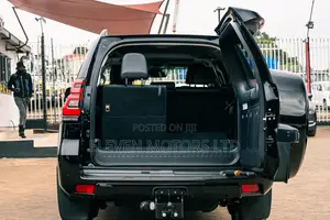 Toyota Land Cruiser Prado 2023 Black