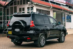 Toyota Land Cruiser Prado 2023 Black