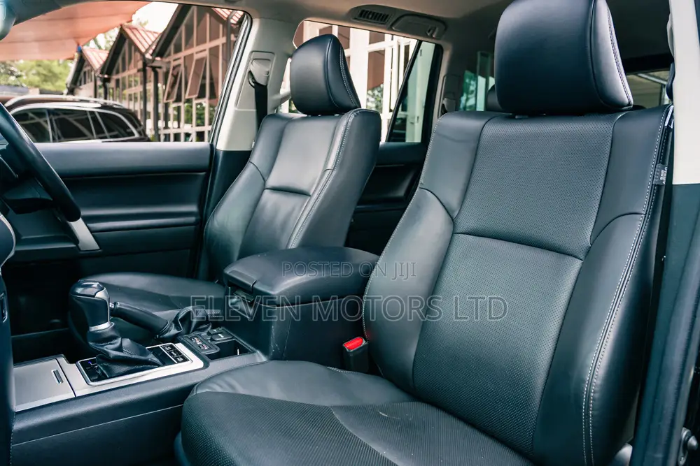Toyota Land Cruiser Prado 2023 Black