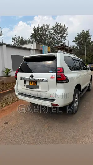 Toyota Land Cruiser Prado 2.7 2020 White
