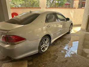 Toyota Crown 2013 Pearl