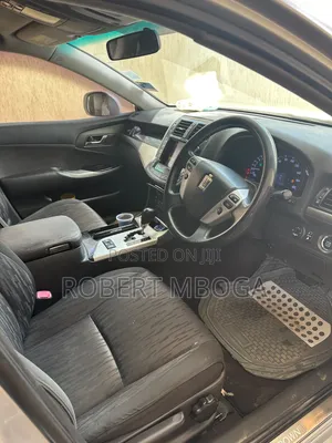 Toyota Crown 2013 Pearl