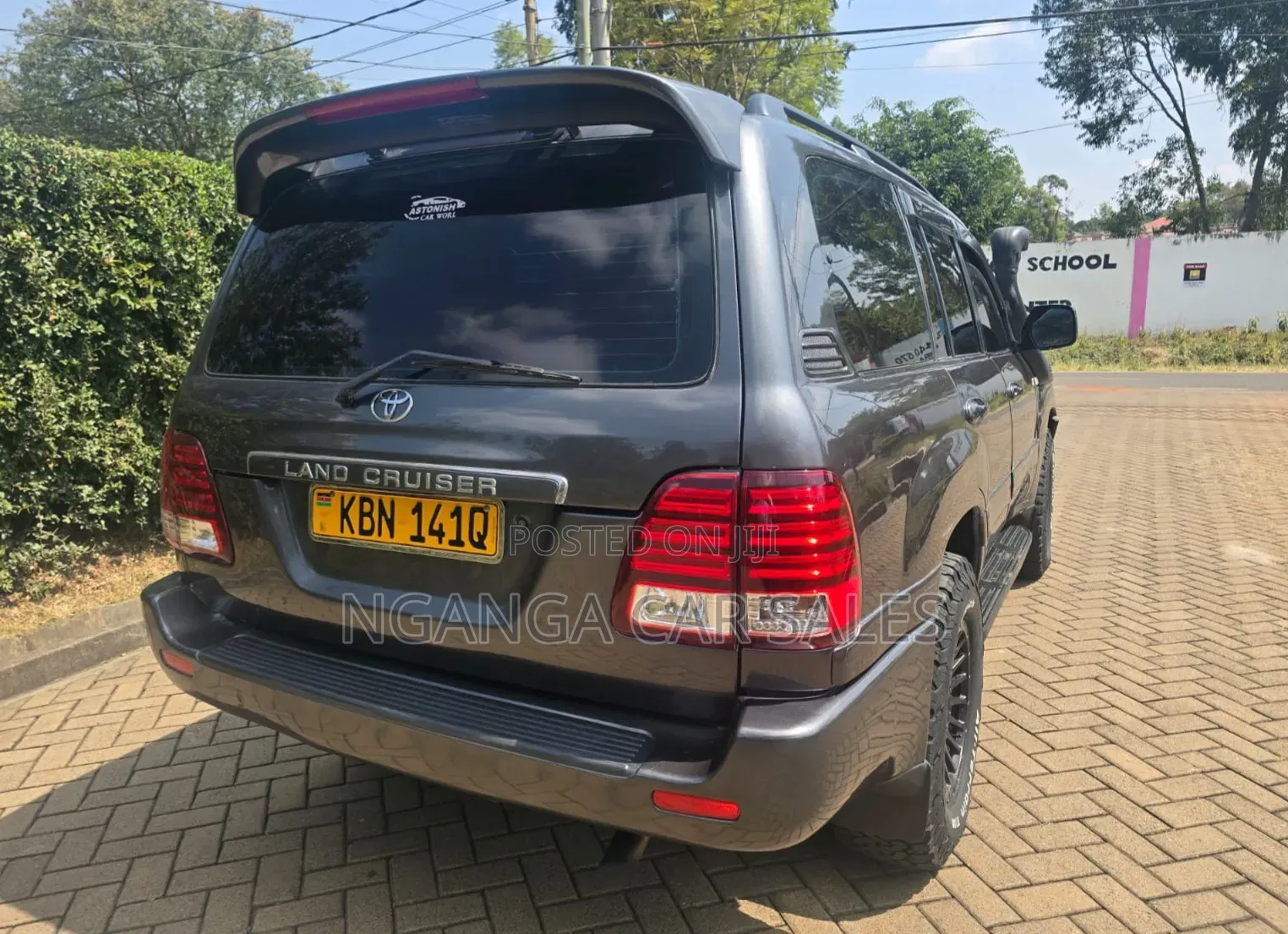 Toyota Land Cruiser 2005 Gray