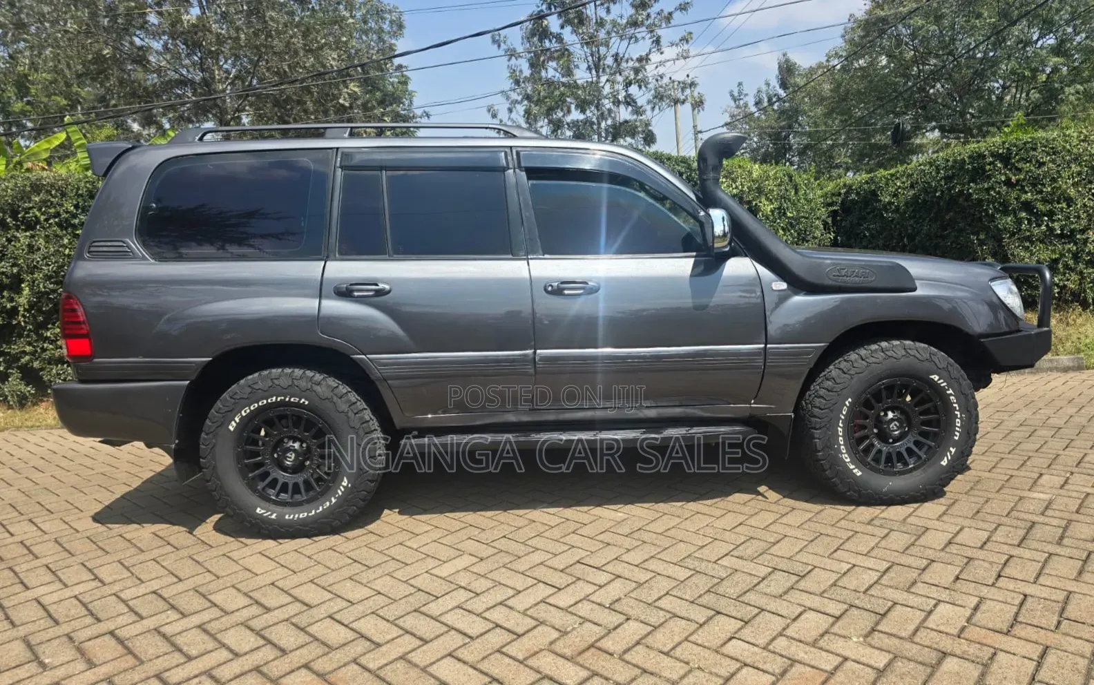 Toyota Land Cruiser 2005 Gray