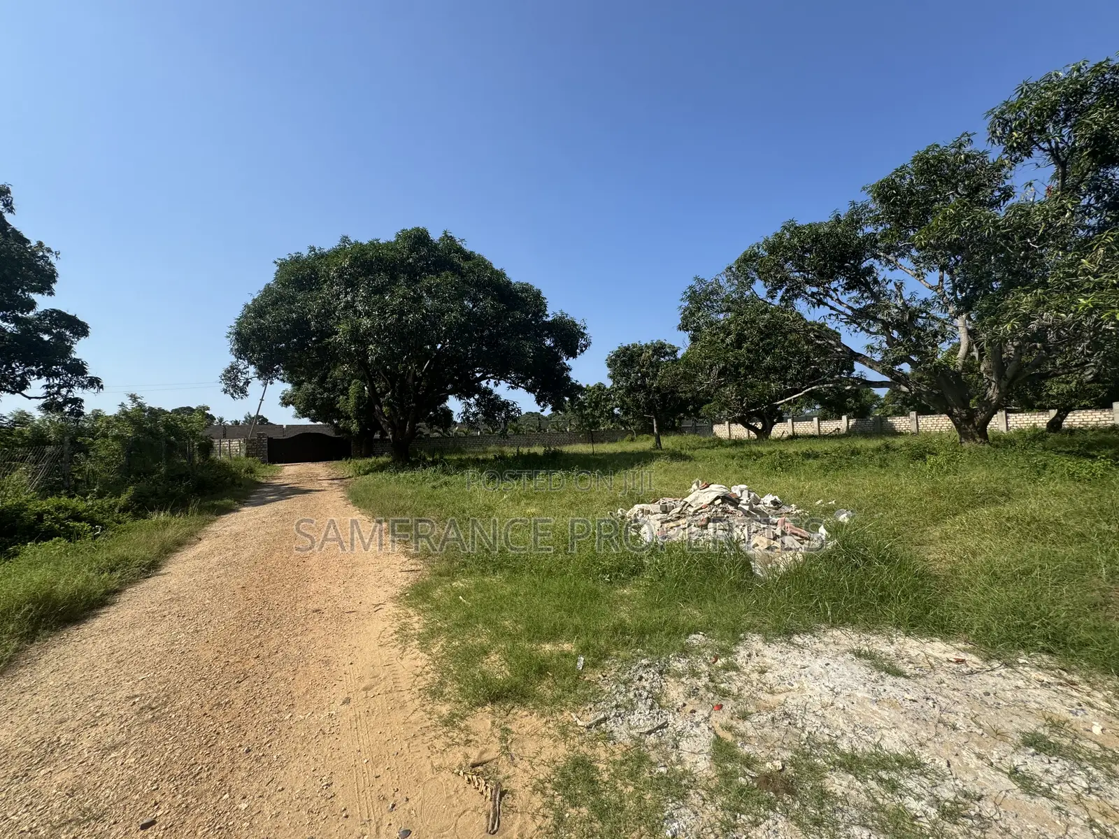 3 Plots Size 50by100 Kikambala Gated Estate