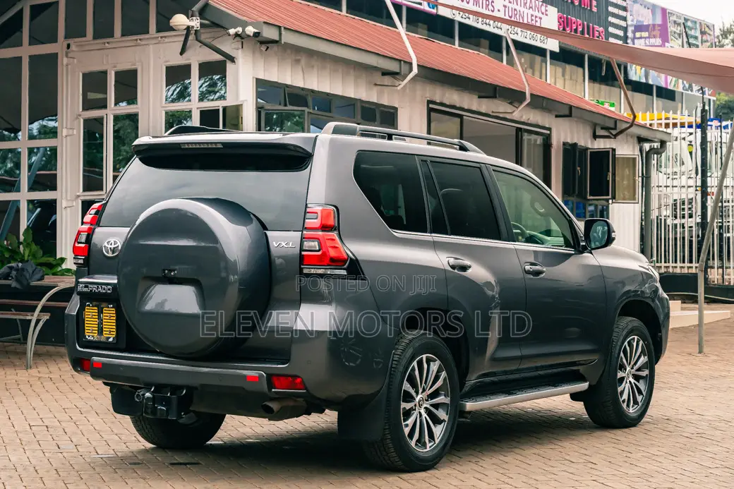 Toyota Land Cruiser Prado 2021 Gray