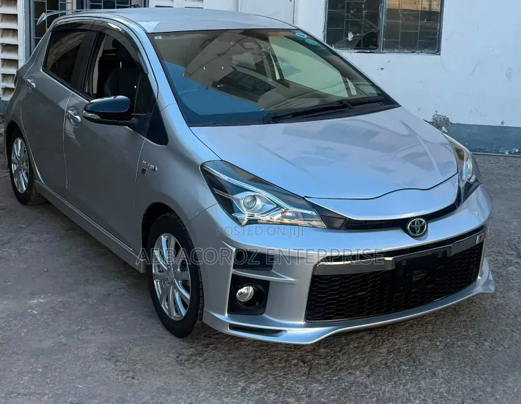 Toyota Vitz 2020 Silver