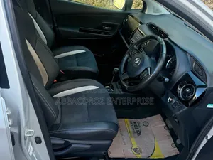 Toyota Vitz 2020 Silver