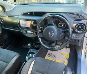 Toyota Vitz 2020 Silver