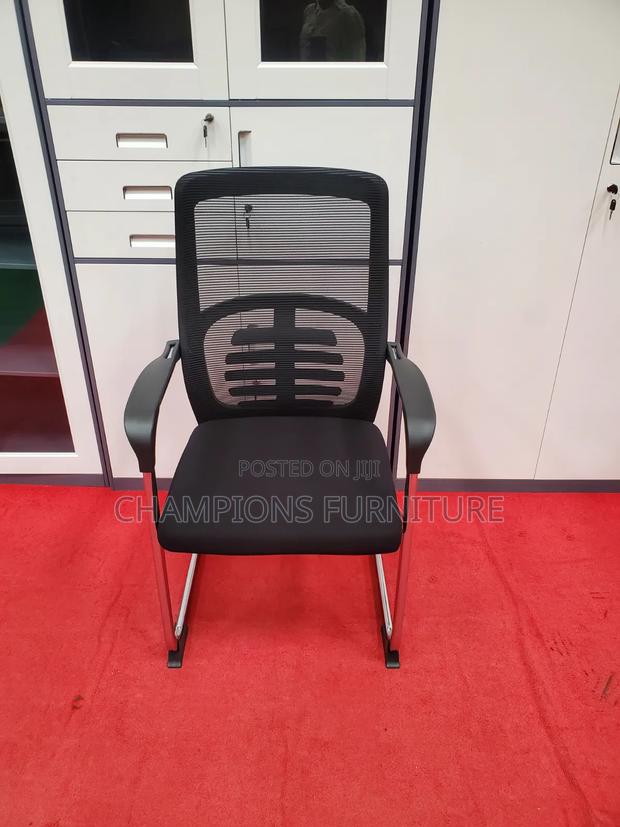 Boardroom/Visitor's Mesh Chair