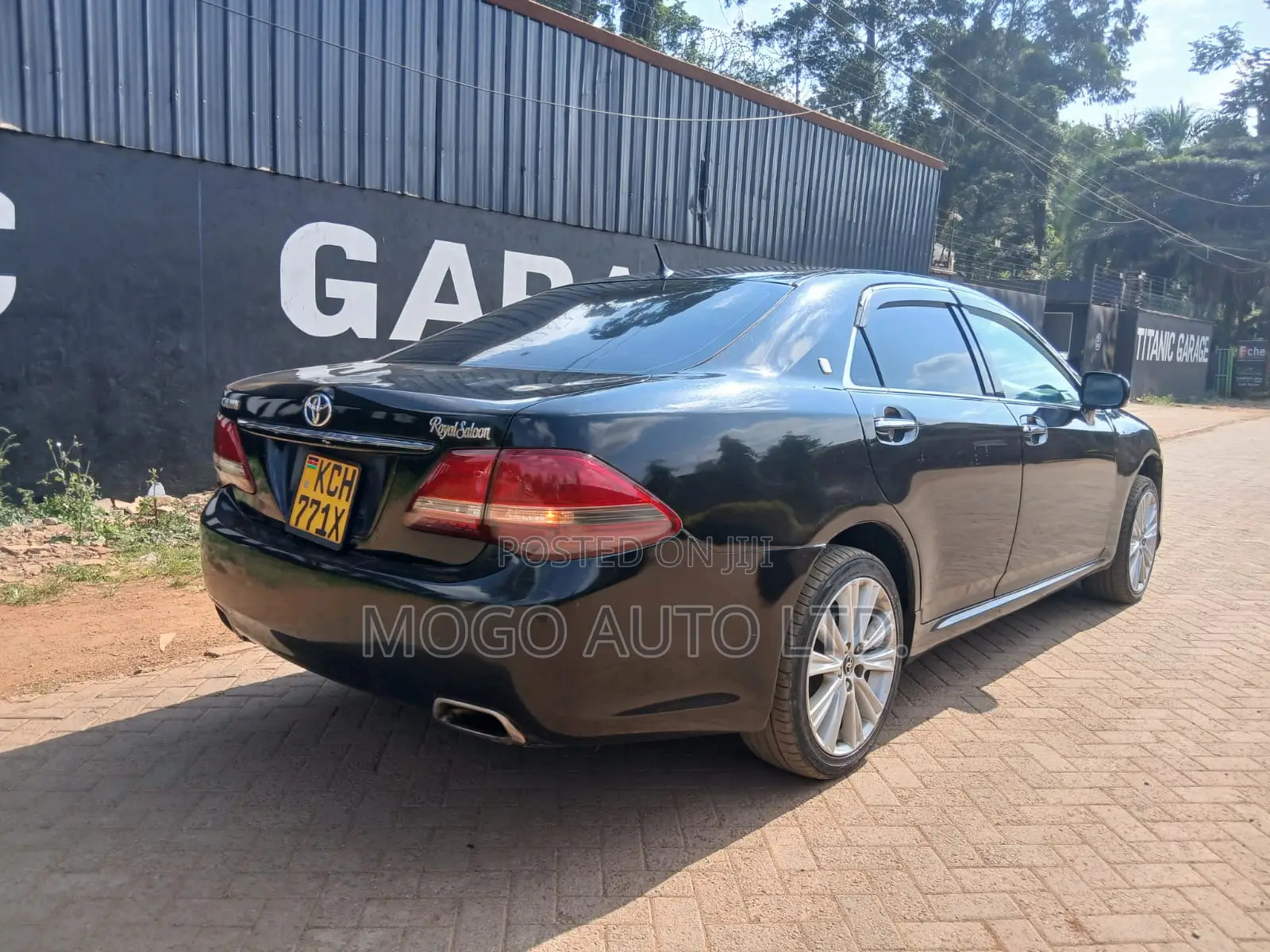 Toyota Crown 2009 Black