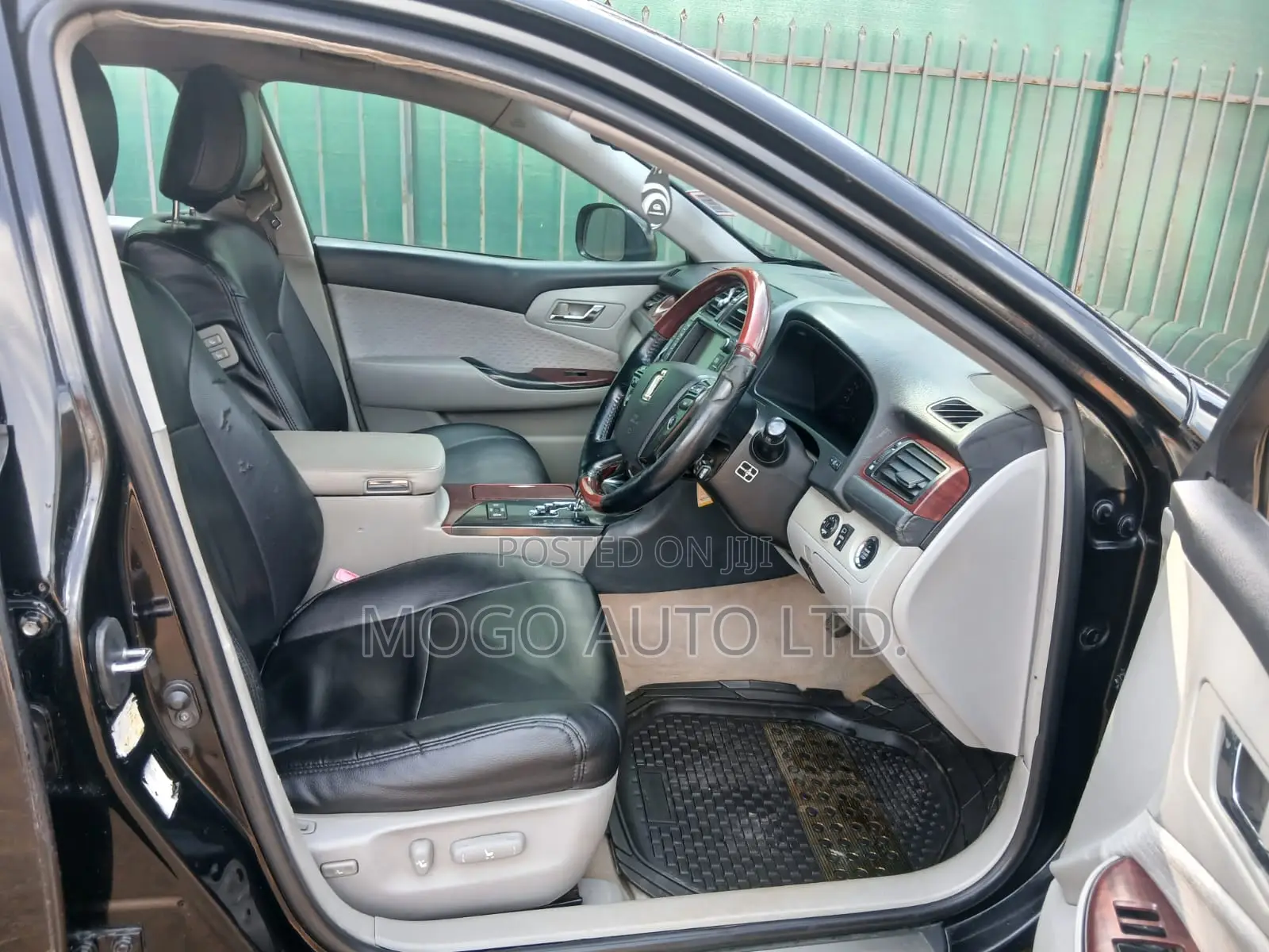 Toyota Crown 2009 Black
