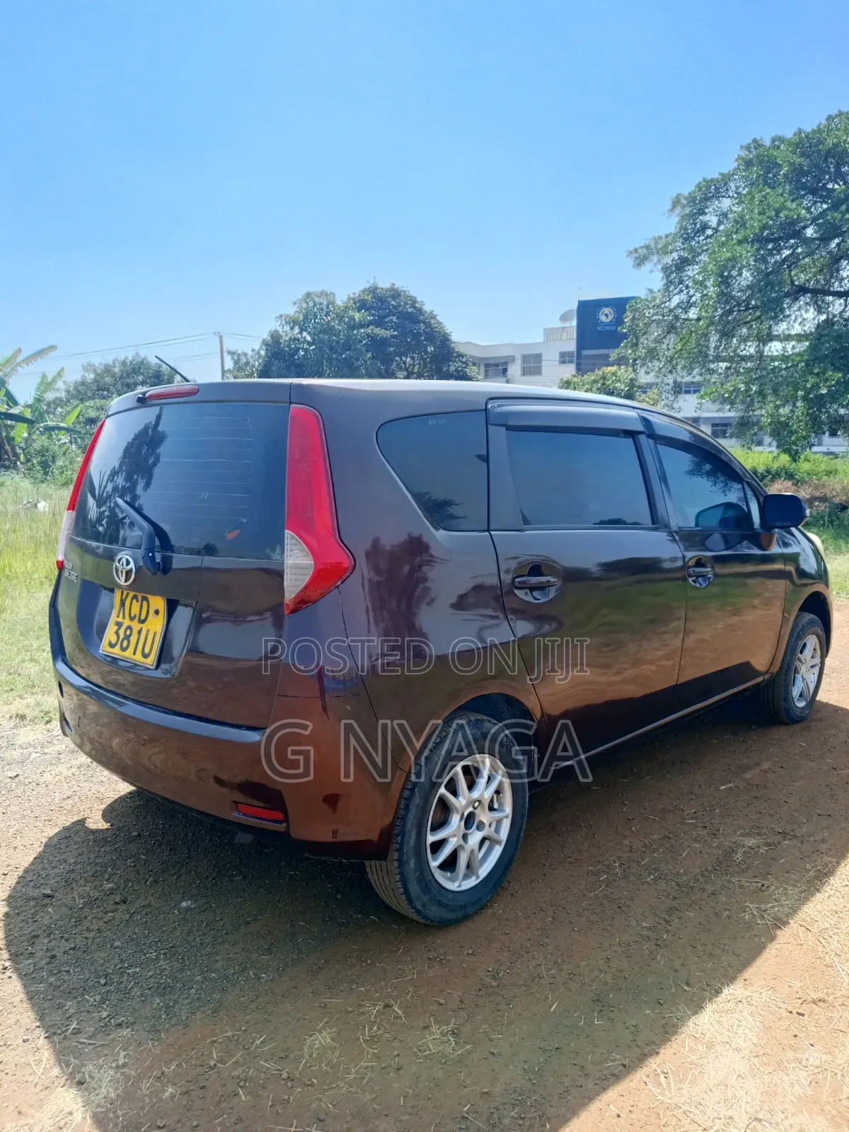 Toyota Passo Sette 2008