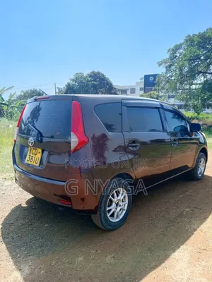 Toyota Passo Sette 2008