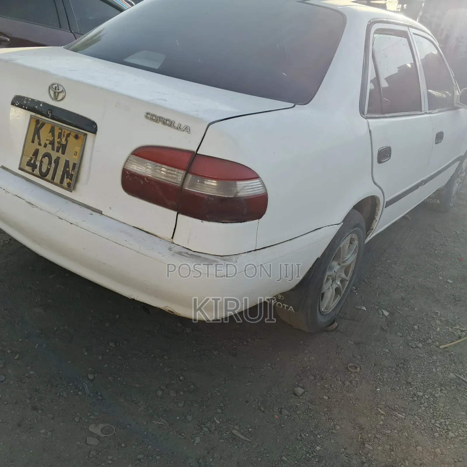 Toyota Corolla 2000 White